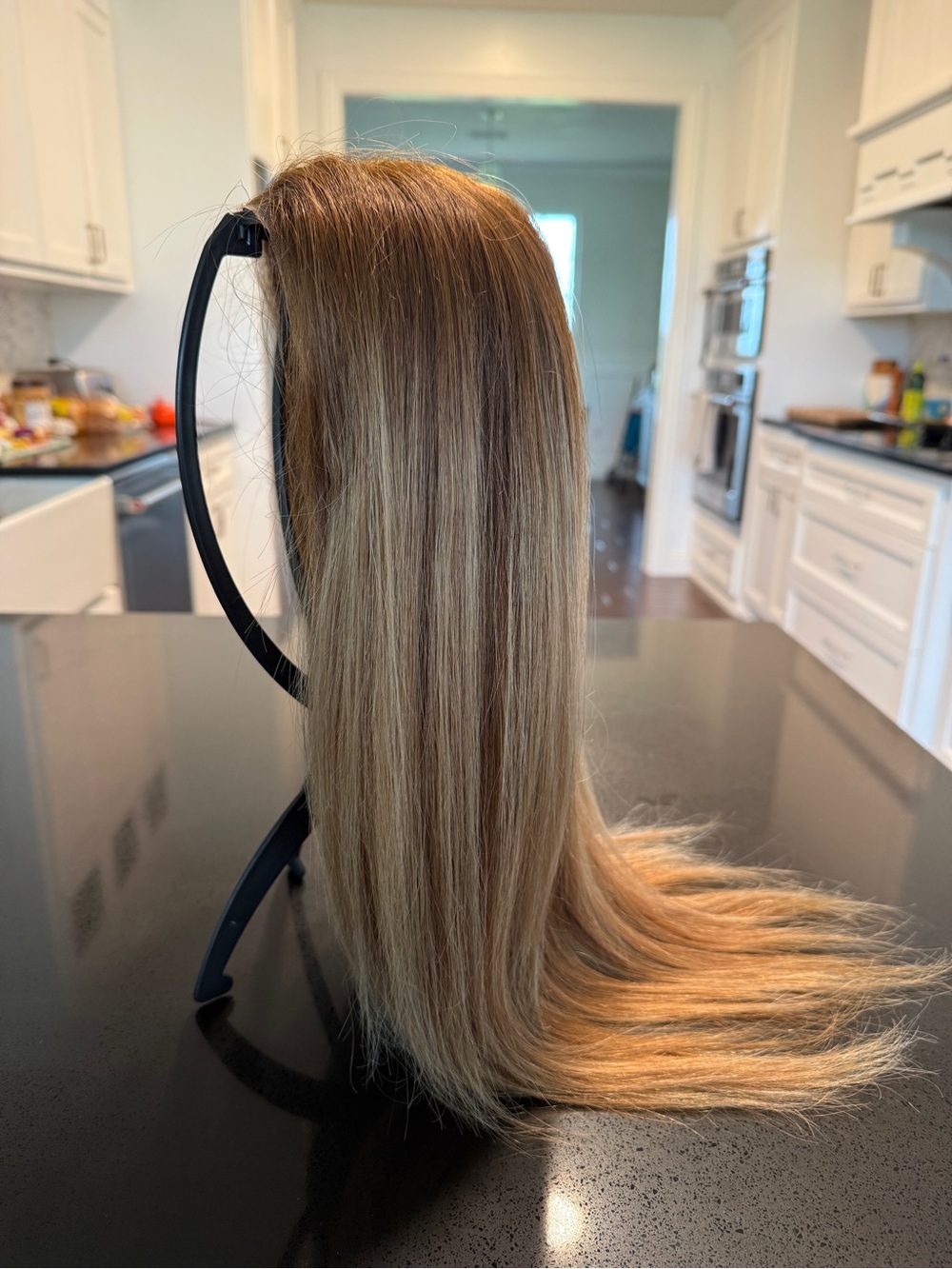 Uniwigs light brown/blonde balayage wig